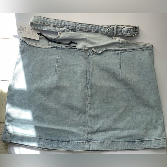 NWT WeWoreWhat Light Blue Denim Cut Out Mini Skirt with Silver Buckle - Picture 5 of 11